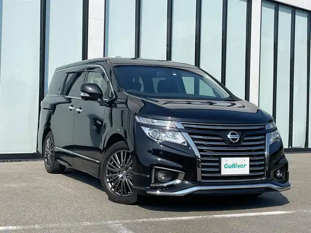 日産 エルグランド 250HWS S アーバンクロム 大阪府 2020(令2)年 3.6万km ファントムブラック 純正ナビ　/　フルセグTV/CD/DVD/Bluetooth/USB/全方位モニター　/後席モニター/社外エアロ　/衝突軽減ブレーキ　/クリアランスソナー　/サンルーフ　/両側パワースライドドア　/レーダークルーズコントロール/レーンキープアシスト/オートマチックハイビーム/オットマン/純正18インチアルミホイール　/純正フロアマット/プッシュスタート　/スマートキー　/ハーフレザー　/ＥＴＣ　/ＬＥＤ