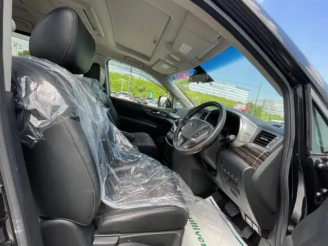 日産 エルグランド 250HWS S アーバンクロム 大阪府 2020(令2)年 3.6万km ファントムブラック 純正ナビ　/　フルセグTV/CD/DVD/Bluetooth/USB/全方位モニター　/後席モニター/社外エアロ　/衝突軽減ブレーキ　/クリアランスソナー　/サンルーフ　/両側パワースライドドア　/レーダークルーズコントロール/レーンキープアシスト/オートマチックハイビーム/オットマン/純正18インチアルミホイール　/純正フロアマット/プッシュスタート　/スマートキー　/ハーフレザー　/ＥＴＣ　/ＬＥＤ