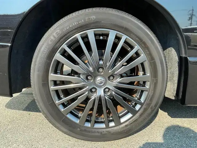日産 エルグランド 250HWS S アーバンクロム 大阪府 2020(令2)年 3.6万km ファントムブラック 純正ナビ　/　フルセグTV/CD/DVD/Bluetooth/USB/全方位モニター　/後席モニター/社外エアロ　/衝突軽減ブレーキ　/クリアランスソナー　/サンルーフ　/両側パワースライドドア　/レーダークルーズコントロール/レーンキープアシスト/オートマチックハイビーム/オットマン/純正18インチアルミホイール　/純正フロアマット/プッシュスタート　/スマートキー　/ハーフレザー　/ＥＴＣ　/ＬＥＤ