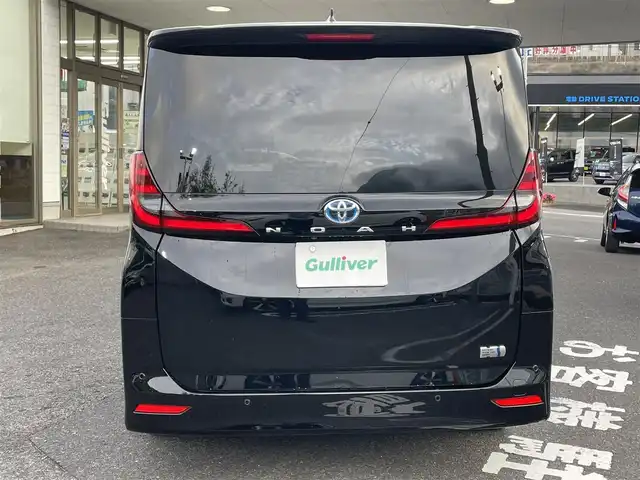 トヨタ ノア ハイブリッド G 長崎県 2023(令5)年 2万km アティチュードブラックマイカ ワンオーナー/ETC2.0/純正10.5インチマルチメディアシステム（ナビ/Bluetooth/FM/AM/TV/AppleCarPlay）/純正16インチアルミホイール/純正フロアマット/純正ドアバイザー/キーレス/レーダークルーズコントロール/ビークルスタビリティコントロール/レーントレーシングアシスト/オートヘッドライト/オートハイビーム/SRSエアバッグ(W＋サイド)/カーテンエアバッグ/バックカメラ/前後コーナーセンサー/衝突軽減システム/取扱説明書/記録簿/保証書/マルチメディアシステム取扱説明書