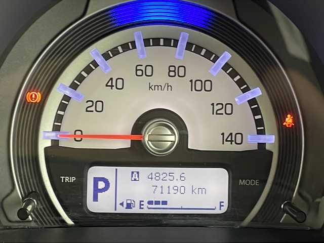 スズキ ハスラー X 新潟県 2016(平28)年 7.2万km パッションオレンジマイカ/スペリアホワイト 4WD/禁煙車/社外ナビ/フルセグ/　CD/DVD/SD/Bluetooth/バックカメラ/衝突被害軽減ブレーキ/前席シートヒーター/スマートキー×２/純正アルミ付きスタッドレス/　（積み込み７mm）/電動格納式ミラー/革巻きステアリング/キセノンヘッドライト/オートライト/フォグランプ/プッシュスタート/ETC