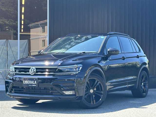フォルクスワーゲン ティグアン TSI Rライン ブラックスタイル 福岡県 2020(令2)年 3.2万km ディープブラックパールエフェクト ワンオーナー/アダプティブクルーズコントロール/ブラインドスポットモニター/レーンキープアシスト/純正ナビ/フルセグTV/全方位カメラ/Bluetooth/Applecarplay/androidauto/ハーフレザーシート/全席シートヒーター/パワーバックドア/LEDヘッドライト/オートハイビーム/取扱説明書/保証書/スペアキー×1