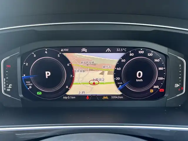 フォルクスワーゲン ティグアン TSI Rライン ブラックスタイル 福岡県 2020(令2)年 3.2万km ディープブラックパールエフェクト ワンオーナー/アダプティブクルーズコントロール/ブラインドスポットモニター/レーンキープアシスト/純正ナビ/フルセグTV/全方位カメラ/Bluetooth/Applecarplay/androidauto/ハーフレザーシート/全席シートヒーター/パワーバックドア/LEDヘッドライト/オートハイビーム/取扱説明書/保証書/スペアキー×1