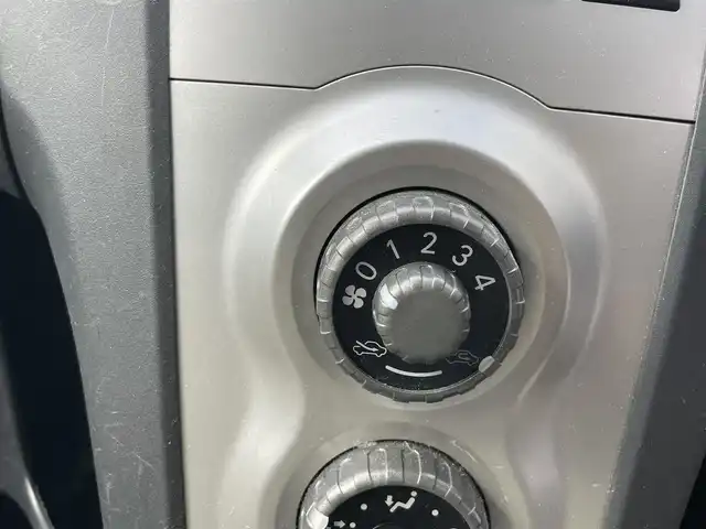 トヨタ ヴィッツ F 千葉県 2006(平18)年 7.9万km ライトブルーマイカメタリック 純正オーディオ/ドアバイザー/フロアマット/ポータブルナビ/電動格納ミラー/リモコンキー