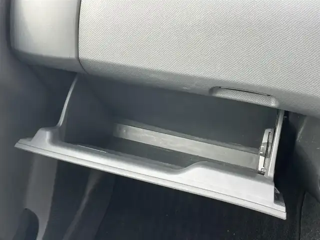 トヨタ ヴィッツ F 千葉県 2006(平18)年 7.9万km ライトブルーマイカメタリック 純正オーディオ/ドアバイザー/フロアマット/ポータブルナビ/電動格納ミラー/リモコンキー