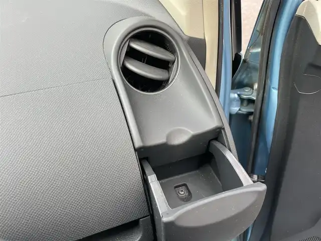 トヨタ ヴィッツ F 千葉県 2006(平18)年 7.9万km ライトブルーマイカメタリック 純正オーディオ/ドアバイザー/フロアマット/ポータブルナビ/電動格納ミラー/リモコンキー