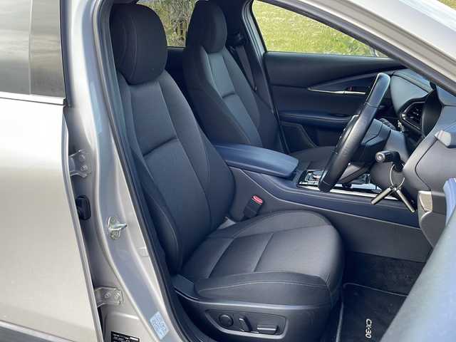 マツダ ＣＸ－３０ 20S プロアクティブツーリングセレ 新潟県 2022(令4)年 4.2万km プラチナクォーツメタリック 4WD/純正SDナビ/CD/DVD/BT/フルセグテレビ/ミュージックサーバー/全方位カメラ/ETC/ドライブレコーダー/衝突被害軽減ブレーキ/レーンキープアシスト/レーダークルーズコントロール/運転席パワーシート/シートヒーター /ステアリングヒーター/ステアリングスイッチ/コーナーセンサー/パワーバックドア/スマートキー/プッシュスタート/LEDヘッドライト/オートライト/オートハイビーム/フォグランプ/純正18インチアルミホイール