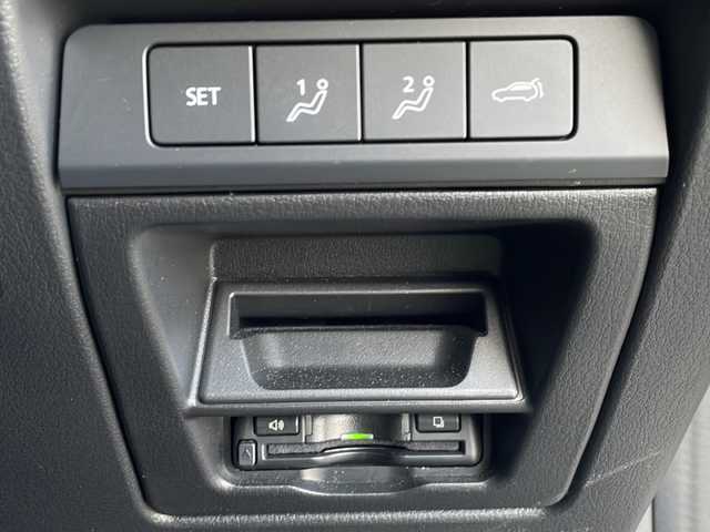 マツダ ＣＸ－３０ 20S プロアクティブツーリングセレ 新潟県 2022(令4)年 4.2万km プラチナクォーツメタリック 4WD/純正SDナビ/CD/DVD/BT/フルセグテレビ/ミュージックサーバー/全方位カメラ/ETC/ドライブレコーダー/衝突被害軽減ブレーキ/レーンキープアシスト/レーダークルーズコントロール/運転席パワーシート/シートヒーター /ステアリングヒーター/ステアリングスイッチ/コーナーセンサー/パワーバックドア/スマートキー/プッシュスタート/LEDヘッドライト/オートライト/オートハイビーム/フォグランプ/純正18インチアルミホイール