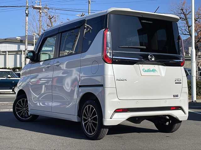 日産 ルークス ハイウェイスター X 長野県 2023(令5)年 1万km ホワイトパール 禁煙車/社外オーディオ（CD/AUX/FM/AM）/・インテリジェントエマージェンシーブレーキ/・踏み間違い衝突防止アシスト/・車線逸脱警報機能/・車線逸脱防止支援システム/・ふらつき警報機能/・標識認識機能/・コーナーセンサー/ETC/ハンズフリー片側電動スライドドア/ドライブレコーダー/シートヒーター/ベンチシート/LEDヘッドライト/フォグランプ/オートライト/スマートキー/Pスタート/電動格納ミラー/純正AWスタッドレス積み込み