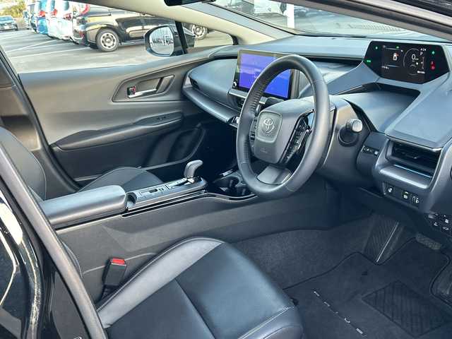 トヨタ プリウス Z 佐賀県 2023(令5)年 1.8万km アティチュードブラックマイカ モデリスタエアロ/純正12.3インチナビ(フルセグ/Bluetooth/Carplay)/全方位カメラ/D/N席シートヒーター・エアーシート/D席パワーシート・メモリーシート/ステアリングヒーター/前後ドライブレコーダー/ビルトイン2.0ETC/置くだけ充電/トヨタセーフティセンス/レーダークルーズコントロール/クリアランスソナー/LEDヘッドライト/オートライト/純正19インチアルミホイール/純正フロアマット