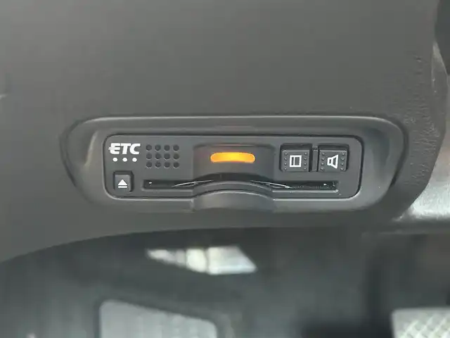 ホンダ ヴェゼル ハイブリッド Z ホンダセンシング 愛知県 2020(令2)年 2.5万km スーパープラチナグレーメタリック Gathers純正ナビ/（フルセグ、Bluetooth、CD/DVD、FM/AM）/レーダークルーズコントロール/ホンダセンシング/衝突軽減ブレーキ/バックカメラ/ETC/シートヒーター/コーナーセンサー/パドルシフト（MTモード）/LEDヘッドライト/ドライブレコーダー/全ドアワンタッチ式パワーウインドウ/プラズマクラスター技術搭載フルオートエアコン(左右独立)/スタッドレスタイヤ付き社外アルミ4本積込