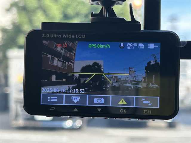 トヨタ ライズ G 大阪府 2023(令5)年 0.7万km シャイニングホワイトパール ワンオーナー/ナビレディパッケージ/パノラミックビュー対応ナビレディパッケージ/・パノラミックビューモニター/・ステアリングスイッチ/（オーディオ/ハンズフリー/パノラミックビュー操作）/BSM（ブラインドスポットモニター）/RCTA（リヤトラフィックアラート）/純正7インチナビ（NSZT-W68T）/・AM/FM/CD/DVD/BTフルセグ/スマートアシスト/・衝突回避支援ブレーキ/・衝突警報機能/・標識認識機能/・先行車発進お知らせ機能/・ブレーキ制御付誤発進抑制機能（前後）/・車線逸脱警報機能/車線逸脱抑制機能/・コーナーセンサー/純正LEDヘッドライト/純正16インチアルミホイール/前後ドライブレコーダー/ETC/保証書/取扱説明書/記録簿R5/R6