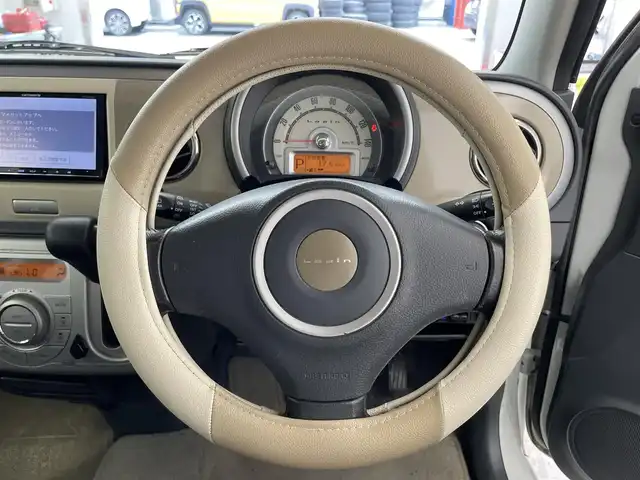 スズキ ラパン X セレクション 滋賀県 2013(平25)年 8.8万km パールホワイト 禁煙車/社外メモリーナビ/・フルセグTV/DVD/SD/Bluetooth/・AVIC-MRZ99/LEDヘッドライト/シートヒーター/ビルトインETC/電動格納ミラー/スマートキー/プッシュスタート/盗難防止装置