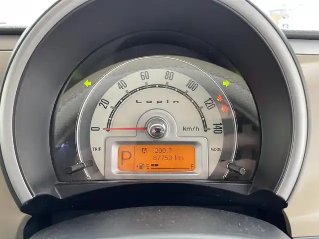 スズキ ラパン X セレクション 滋賀県 2013(平25)年 8.8万km パールホワイト 禁煙車/社外メモリーナビ/・フルセグTV/DVD/SD/Bluetooth/・AVIC-MRZ99/LEDヘッドライト/シートヒーター/ビルトインETC/電動格納ミラー/スマートキー/プッシュスタート/盗難防止装置