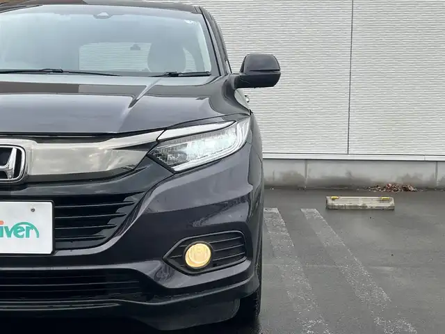 ホンダ ヴェゼル X ホンダセンシング 秋田県 2018(平30)年 8.1万km ルーセブラックM 純正ナビ/衝突軽減システム/フルセグ/４WD/バックカメラ/スマートキー/LEDヘッドライト/純正エンジンスターター/社外アルミ/アイドリングストップ/レーンキープアシスト/クルーズコントロール/前席シートヒーター/ドライブレコーダー/パーキングアシスト/プッシュスタート/純正フロアマット/純正ドアバイザー/ETC/ステアリングスイッチ/寒冷地仕様/オートライト/オートエアコン/パワーステアリング/パワーウィンドウ/横滑り防止/電動格納ウィンカーミラー/保証書/取扱説明書/記録簿