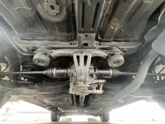 ホンダ ヴェゼル X ホンダセンシング 秋田県 2018(平30)年 8.1万km ルーセブラックM 純正ナビ/衝突軽減システム/フルセグ/４WD/バックカメラ/スマートキー/LEDヘッドライト/純正エンジンスターター/社外アルミ/アイドリングストップ/レーンキープアシスト/クルーズコントロール/前席シートヒーター/ドライブレコーダー/パーキングアシスト/プッシュスタート/純正フロアマット/純正ドアバイザー/ETC/ステアリングスイッチ/寒冷地仕様/オートライト/オートエアコン/パワーステアリング/パワーウィンドウ/横滑り防止/電動格納ウィンカーミラー/保証書/取扱説明書/記録簿