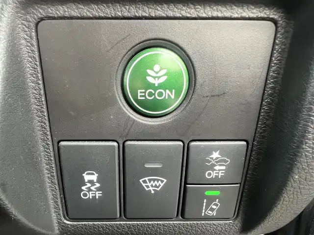 ホンダ ヴェゼル X ホンダセンシング 秋田県 2018(平30)年 8.1万km ルーセブラックM 純正ナビ/衝突軽減システム/フルセグ/４WD/バックカメラ/スマートキー/LEDヘッドライト/純正エンジンスターター/社外アルミ/アイドリングストップ/レーンキープアシスト/クルーズコントロール/前席シートヒーター/ドライブレコーダー/パーキングアシスト/プッシュスタート/純正フロアマット/純正ドアバイザー/ETC/ステアリングスイッチ/寒冷地仕様/オートライト/オートエアコン/パワーステアリング/パワーウィンドウ/横滑り防止/電動格納ウィンカーミラー/保証書/取扱説明書/記録簿