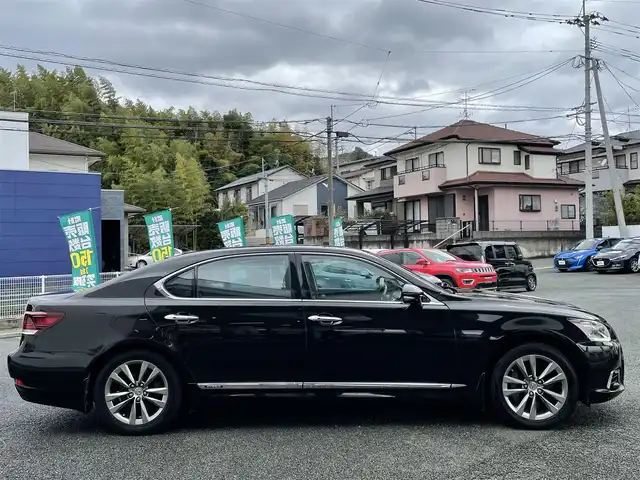 レクサス ＬＳ 600hL エグゼクティブP 熊本県 2012(平24)年 14.4万km スターライトブラックガラスフレーク サンルーフ/リヤエンターテイメント/マークレビンソン/純正ナビ/【フルセグ/Bluetooth/CD/DVD/ラジオ】/バックカメラ/レーダークルーズコントロール/レーンキープアシスト/ブラインドスポットモニター/プリクラッシュセーフティ/クリアランスソナー/黒革シート/全席パワーシート/シートヒーター/エアーシート/ステアリングヒーター/ビルトインETC/純正18インチAW/オートライト/オートハイビーム/LEDヘッドライト/リヤシェード/AC100V/保証書/取扱説明書