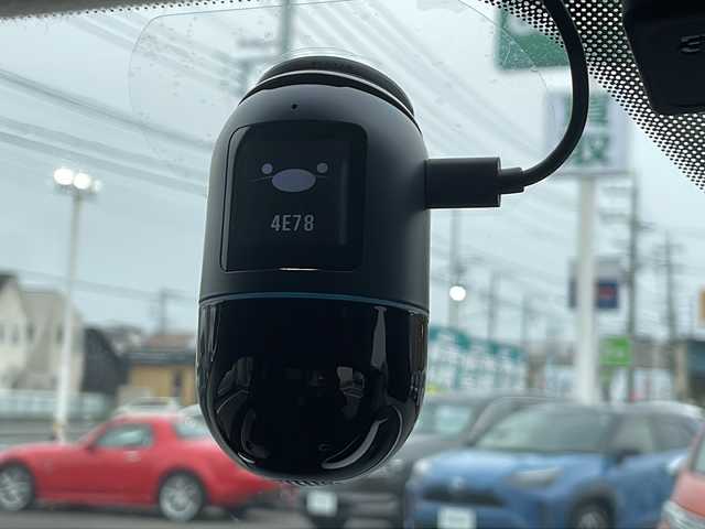 ルノー ルノー トゥインゴ インテンス 静岡県 2021(令3)年 2.5万km 白 ワンオーナー/ディスプレイオーディオ/Bluetooth/バックカメラ/ETC/純正アルミホイール/リヤスポイラー/どtライブレコーダー/黒シートカバー/USB2口/本革ステアリング/アイドリングストップ/クルーズコントロール/キーレス/スペアキー有り/保証書/取扱説明書