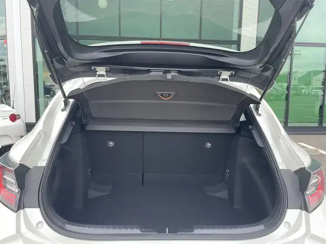 トヨタ カローラ スポーツ ハイブリッドG Z 香川県 2019(平31)年 4.6万km ホワイトパールクリスタルシャイン 登録時走行距離：46044km/純正9インチ「ナビ/フルセグTV/バックカメラ/ドライブレコーダー/ブラインドスポットモニター/レーダークルーズコントロール/レーダー探知機/LEDオートライト/フォグライト/コーナーセンサー/レーンキープアシスト/オートハイビーム/横滑り防止/スマートキー