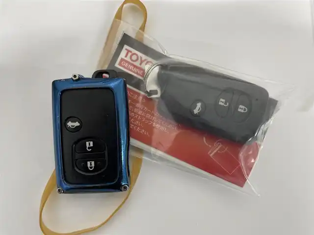 トヨタ ８６ GT リミテッド 大阪府 2013(平25)年 12.4万km サテンホワイトパール (株)IDOMが運営する【じしゃロン東大阪店】の自社ローン専用車両になりますこちらは現金またはオートローンご利用時の価格です。自社ローンご希望の方は別途その旨お申付け下さい/TRD製エアロ/TRD製4本出しマフラー/社外17インチアルミ/純正ナビ【NSZT-W62G】/バックカメラ/パドルシフト/オートライト/HIDヘッドライト/ドライブレコーダー　/ＥＴＣ/スマートキー＆プッシュスタート/取説＆保証書/スペアスマートキー