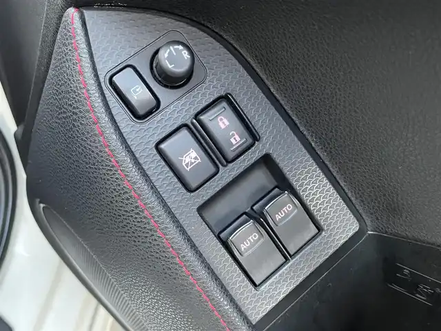 トヨタ ８６ GT リミテッド 大阪府 2013(平25)年 12.4万km サテンホワイトパール (株)IDOMが運営する【じしゃロン東大阪店】の自社ローン専用車両になりますこちらは現金またはオートローンご利用時の価格です。自社ローンご希望の方は別途その旨お申付け下さい/TRD製エアロ/TRD製4本出しマフラー/社外17インチアルミ/純正ナビ【NSZT-W62G】/バックカメラ/パドルシフト/オートライト/HIDヘッドライト/ドライブレコーダー　/ＥＴＣ/スマートキー＆プッシュスタート/取説＆保証書/スペアスマートキー