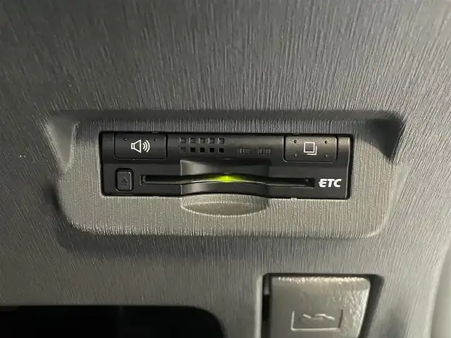 トヨタ プリウス α G 愛知県 2012(平24)年 8.1万km スーパーホワイトⅡ 社外ナビ/(フルセグ/CD/DVD/AM/FM/Bluetooth/USB)/バックカメラ/クルーズコントロール/ビルトインETC/社外前後ドラレコ/純正フロアマット/純正AW16インチ/オートLEDライト/電動格納ミラー/スマートキー×2