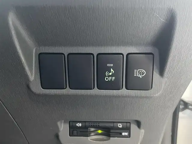 トヨタ プリウス α G 愛知県 2012(平24)年 8.1万km スーパーホワイトⅡ 社外ナビ/(フルセグ/CD/DVD/AM/FM/Bluetooth/USB)/バックカメラ/クルーズコントロール/ビルトインETC/社外前後ドラレコ/純正フロアマット/純正AW16インチ/オートLEDライト/電動格納ミラー/スマートキー×2