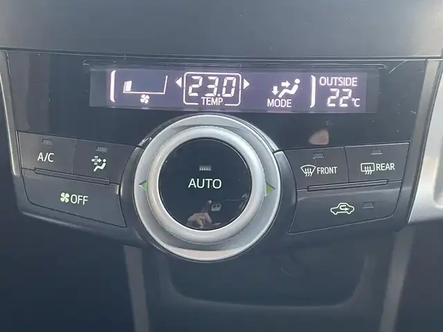 トヨタ プリウス α G 愛知県 2012(平24)年 8.1万km スーパーホワイトⅡ 社外ナビ/(フルセグ/CD/DVD/AM/FM/Bluetooth/USB)/バックカメラ/クルーズコントロール/ビルトインETC/社外前後ドラレコ/純正フロアマット/純正AW16インチ/オートLEDライト/電動格納ミラー/スマートキー×2