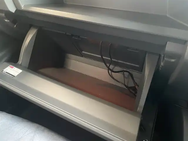 トヨタ プリウス α G 愛知県 2012(平24)年 8.1万km スーパーホワイトⅡ 社外ナビ/(フルセグ/CD/DVD/AM/FM/Bluetooth/USB)/バックカメラ/クルーズコントロール/ビルトインETC/社外前後ドラレコ/純正フロアマット/純正AW16インチ/オートLEDライト/電動格納ミラー/スマートキー×2