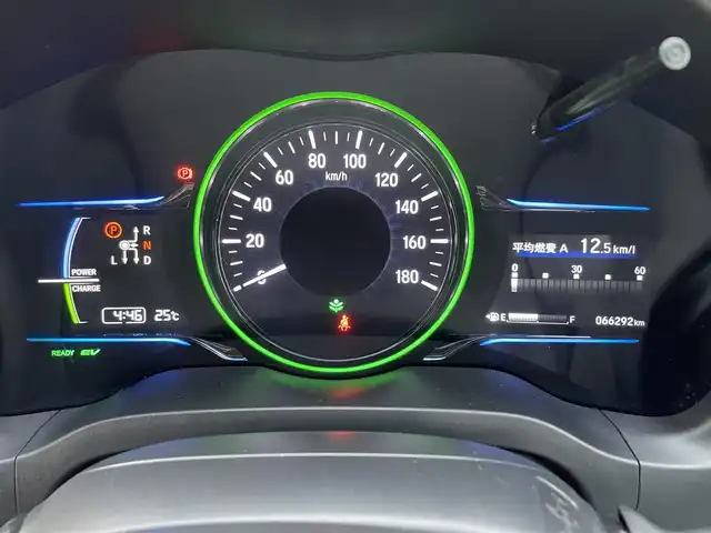 ホンダ ヴェゼル ハイブリッド Z 福岡県 2014(平26)年 6.7万km クリスタルブラックパール 純正７型メモリーナビ（CD）バックモニタークルコンドラレコETCシートヒーター純正LED/マット/アルミスマートキープッシュスタートエンジンスターター