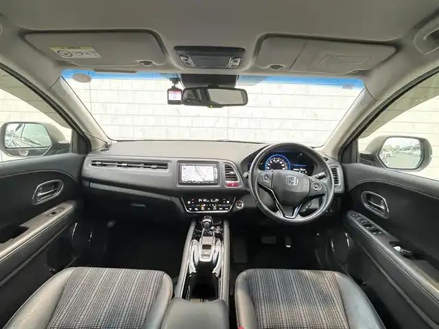 ホンダ ヴェゼル ハイブリッド Z 福岡県 2014(平26)年 6.7万km クリスタルブラックパール 純正７型メモリーナビ（CD）バックモニタークルコンドラレコETCシートヒーター純正LED/マット/アルミスマートキープッシュスタートエンジンスターター