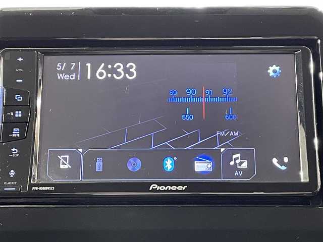 スズキ クロスビー HYBRID MZ 愛知県 2018(平30)年 4.4万km ピュアホワイトP 純正ディスプレイオーディオ　/（AM/FM/Bluetooth/CD)/衝突軽減ブレーキ　/ビルトインＥＴＣ　/シートヒーター　/ＬＥＤヘッドライト/オートクルーズコントロール　/コーナーセンサー/レーンキープアシスト/パドルシフト　/純正フロアマット　/ＵＳＢ端子　/ＬＥＤフォグ　