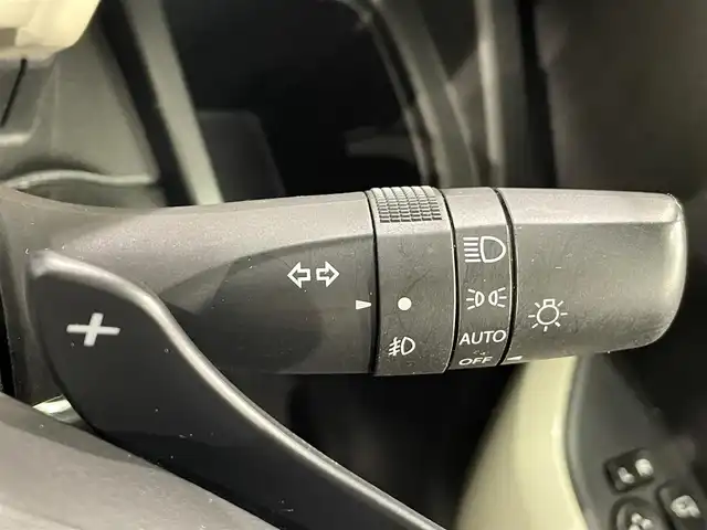 スズキ クロスビー HYBRID MZ 愛知県 2018(平30)年 4.4万km ピュアホワイトP 純正ディスプレイオーディオ　/（AM/FM/Bluetooth/CD)/衝突軽減ブレーキ　/ビルトインＥＴＣ　/シートヒーター　/ＬＥＤヘッドライト/オートクルーズコントロール　/コーナーセンサー/レーンキープアシスト/パドルシフト　/純正フロアマット　/ＵＳＢ端子　/ＬＥＤフォグ　