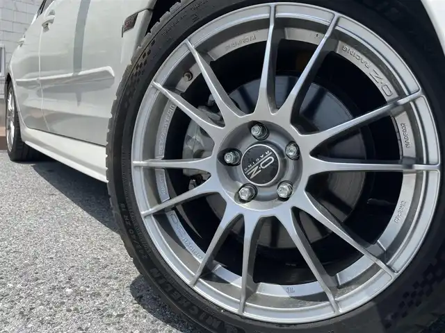 スバル ＷＲＸ Ｓ４ STIスポーツアイサイト 滋賀県 2019(平31)年 1.8万km クリスタルホワイトP ガソリン/4WD(F4)/CVT/8インチ純正ナビ【CN-LX840D】/(FM/AM/CD/DVD/フルセグ/Bluetooth)/前ドライブレコーダー/ETC/バックカメラ/サイドカメラ/アイサイト（ｖｅｒ．３）/・踏み間違い防止アシスト	/・プリクラッシュブレーキアシスト	/・後退時自動ブレーキシステム/・レーンキープアシスト	/・全車速追従機能付クルーズコントロール/運転席・助手席シートヒーター/電動格納ミラー/電動パーキング/ブレーキホールド/革巻きステアリング/ステアリングスイッチ/パドルシフト/オートライト/LEDヘッドライト/フロントフォグ/リヤフォグ/フルオートエアコン/プッシュスタート/スマートキー/スペアキー/純正フロアマット/純正RECAROシート(STI専用)/純正サスペンション/純正マフラー