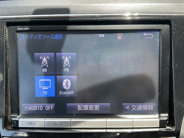 トヨタ プリウス α S 静岡県 2015(平27)年 5.3万km ホワイトパールクリスタルシャイン 安全装備/・プリクラッシュセーティーシステム/・バックカメラ/純正ナビ/・CD/DVD/SD/フルセグTV/Bluetooth/・FM/AM/主要装備/・ＥＴＣ　/・純正ナビ　/・純正フロアマット　/・スマートキー　/・全席パワーウィンドウ　/・ステアリングリモコン　/・プッシュスタート　/・純正ホイールキャップ　/・オートライト　/・リアフォグランプ　/・カーテンエアバック/・スペアキー