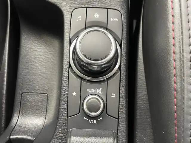 マツダ ＣＸ－３ 岡山県 2016(平28)年 5万km クリスタルホワイトパールマイカ プッシュスタート/フルセグテレビ/バックカメラ/アイドリングストップ/クルーズコントロール/スマートキー/純正１８インチアルミホイール/純正ナビ/純正フロアマット/ドアバイザー/ETC/ハーフレザーシート