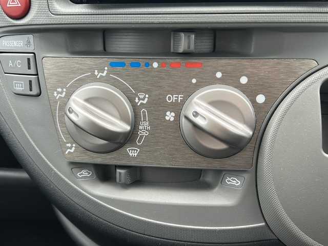 トヨタ シエンタ X LTD 東京都 2009(平21)年 3.6万km ライトグリーンメタリック ワンオーナー/社外ナビ【Bluetooth接続可、フルセグTV、CD】/片側パワースライドドア/純正フロアマット/チップアップシート/三列シート/ETC/盗難防止装置/ABS/Wエアバッグ/リモコンキー/スペアキー1本/保証書、取扱説明書