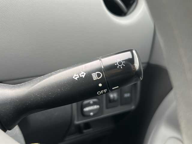 トヨタ シエンタ X LTD 東京都 2009(平21)年 3.6万km ライトグリーンメタリック ワンオーナー/社外ナビ【Bluetooth接続可、フルセグTV、CD】/片側パワースライドドア/純正フロアマット/チップアップシート/三列シート/ETC/盗難防止装置/ABS/Wエアバッグ/リモコンキー/スペアキー1本/保証書、取扱説明書