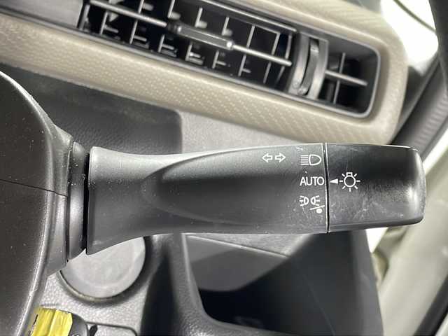 スズキ ワゴンＲ FA 沖縄県 2021(令3)年 2.1万km ピュアホワイトP 禁煙車　/純正オーディオ（ＢＴ，ＵＳＢ，ＡＵＸ，ＡＭ／ＦＭ）　/オートライト　/純正フロアマット　/純正ドアバイザー　/ヘッドライトレベライザー　/ベンチシート　/保証書　/取扱説明書　/記録簿　/スペアキー