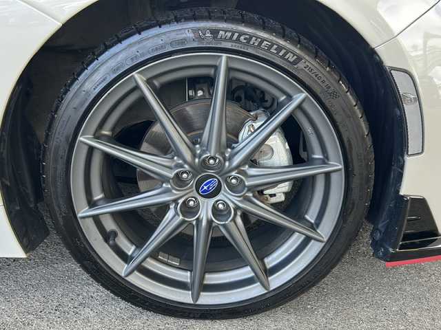 スバル ＢＲＺ S 京都府 2023(令5)年 1.2万km クリスタルホワイトP ワンオーナー /STIフロントエアロ /カロッツェリア純正SDナビ(AVIC-CQ912)/フルセグ /CD/DVD再生機能/Bluetooth/USB入力端子/AUX/禁煙 /バックカメラ /LEDヘッドライト /オートライト/ハーフレザー /前席シートヒーター /前方ドライブレコーダー /純正AW18インチ /衝突軽減/レーダークルーズコントロール/Wエアバッグ/カーテンエアバッグ