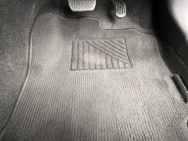 トヨタ アクア S 群馬県 2021(令3)年 2.6万km ダークブルーマイカ 禁煙車　セーフティセンス　純正７インチナビ　パノラミックビューモニター　ＬＥＤライト　ヘッドライトレベライザー　クリアランスソナー　ステアリングリモコン　スマートキー　ETC　ドライブレコーダー