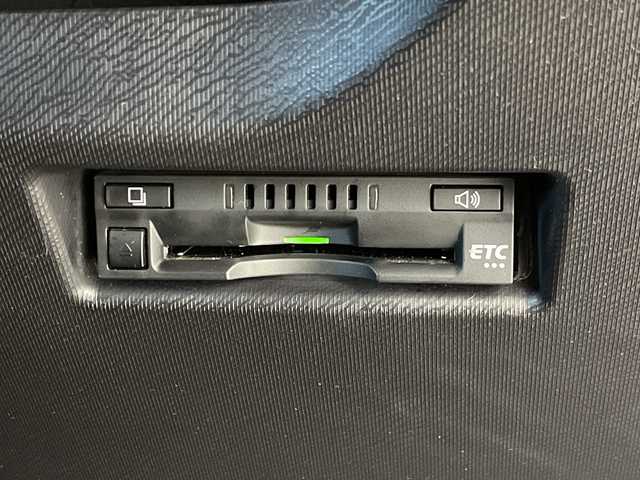 トヨタ アクア S 群馬県 2021(令3)年 2.6万km ダークブルーマイカ 禁煙車　セーフティセンス　純正７インチナビ　パノラミックビューモニター　ＬＥＤライト　ヘッドライトレベライザー　クリアランスソナー　ステアリングリモコン　スマートキー　ETC　ドライブレコーダー