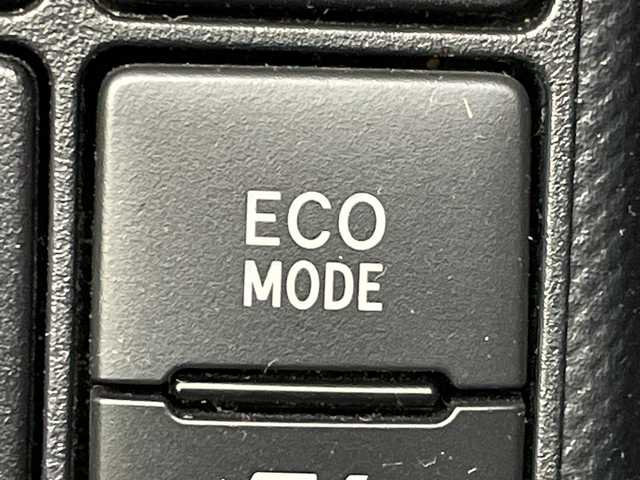 トヨタ アクア S 群馬県 2021(令3)年 2.6万km ダークブルーマイカ 禁煙車　セーフティセンス　純正７インチナビ　パノラミックビューモニター　ＬＥＤライト　ヘッドライトレベライザー　クリアランスソナー　ステアリングリモコン　スマートキー　ETC　ドライブレコーダー