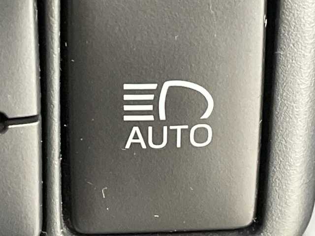 トヨタ アクア S 群馬県 2021(令3)年 2.6万km ダークブルーマイカ 禁煙車　セーフティセンス　純正７インチナビ　パノラミックビューモニター　ＬＥＤライト　ヘッドライトレベライザー　クリアランスソナー　ステアリングリモコン　スマートキー　ETC　ドライブレコーダー