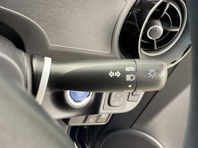 トヨタ アクア S 群馬県 2021(令3)年 2.6万km ダークブルーマイカ 禁煙車　セーフティセンス　純正７インチナビ　パノラミックビューモニター　ＬＥＤライト　ヘッドライトレベライザー　クリアランスソナー　ステアリングリモコン　スマートキー　ETC　ドライブレコーダー