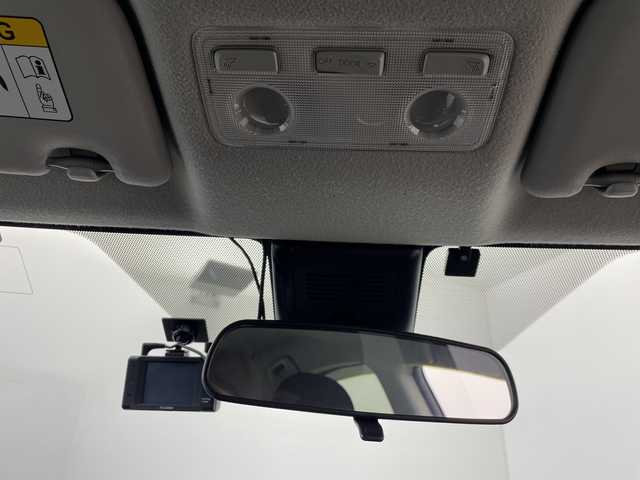 トヨタ アクア S 群馬県 2021(令3)年 2.6万km ダークブルーマイカ 禁煙車　セーフティセンス　純正７インチナビ　パノラミックビューモニター　ＬＥＤライト　ヘッドライトレベライザー　クリアランスソナー　ステアリングリモコン　スマートキー　ETC　ドライブレコーダー