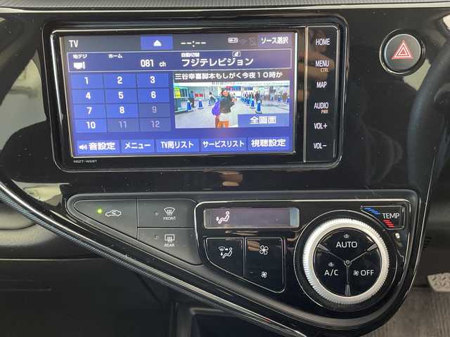 トヨタ アクア S 群馬県 2021(令3)年 2.6万km ダークブルーマイカ 禁煙車　セーフティセンス　純正７インチナビ　パノラミックビューモニター　ＬＥＤライト　ヘッドライトレベライザー　クリアランスソナー　ステアリングリモコン　スマートキー　ETC　ドライブレコーダー