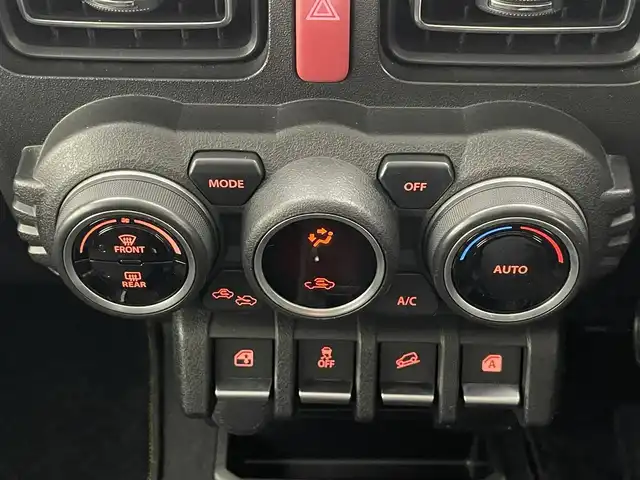 スズキ ジムニー XC 愛知県 2020(令2)年 5.2万km ピュアホワイトP 社外８型ナビ　シートヒーター　バックカメラ　禁煙車　フルセグＴＶ　Ｂｌｕｅｔｏｏｔｈ　デュアルカメラブレーキ　衝突軽減　クルコン　ＬＥＤオートライト　ドラレコ　純正マッドフラップ　純正マット　フォグ