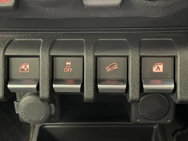 スズキ ジムニー XC 愛知県 2020(令2)年 5.2万km ピュアホワイトP 社外８型ナビ　シートヒーター　バックカメラ　禁煙車　フルセグＴＶ　Ｂｌｕｅｔｏｏｔｈ　デュアルカメラブレーキ　衝突軽減　クルコン　ＬＥＤオートライト　ドラレコ　純正マッドフラップ　純正マット　フォグ